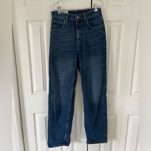 90’s baggy high rise jeans